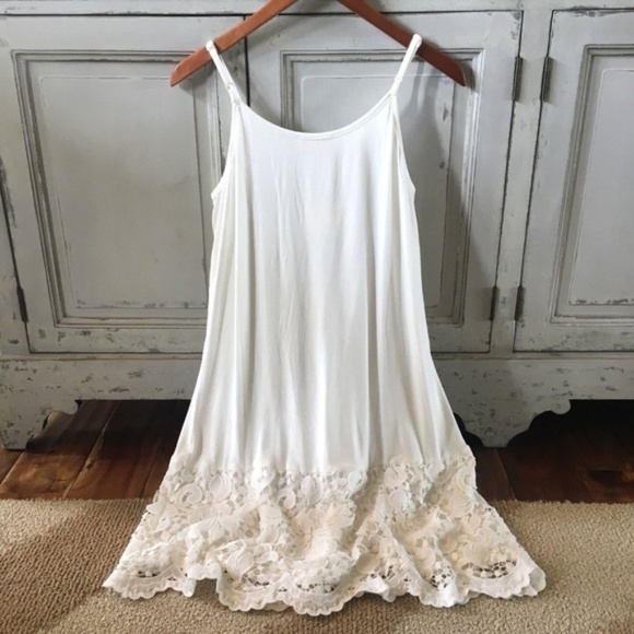 Figleaffashion Tops - Restocked! Crochet Lace Layering Tank Top Extender